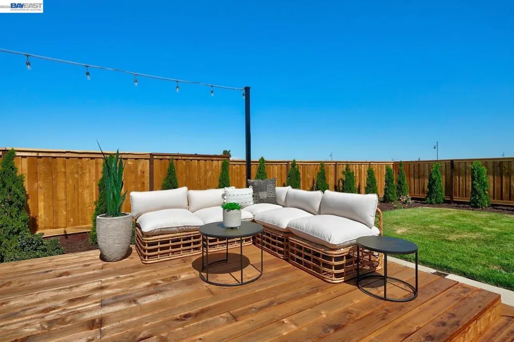 1306 Parkcrest Circle Manteca, CA 95336
