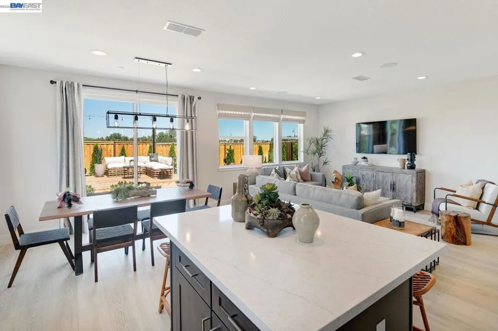 1306 Parkcrest Circle Manteca, CA 95336