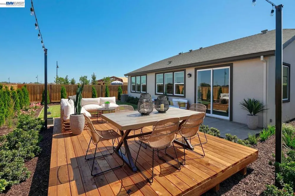 1306 Parkcrest Circle Manteca, CA 95336