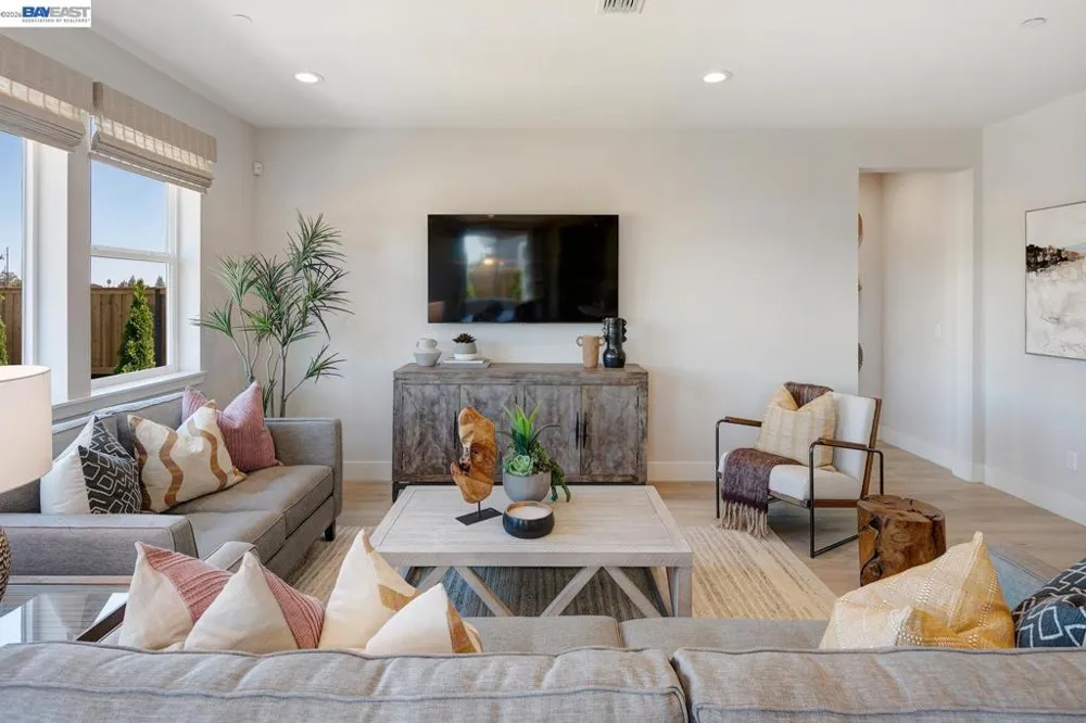 1306 Parkcrest Circle Manteca, CA 95336