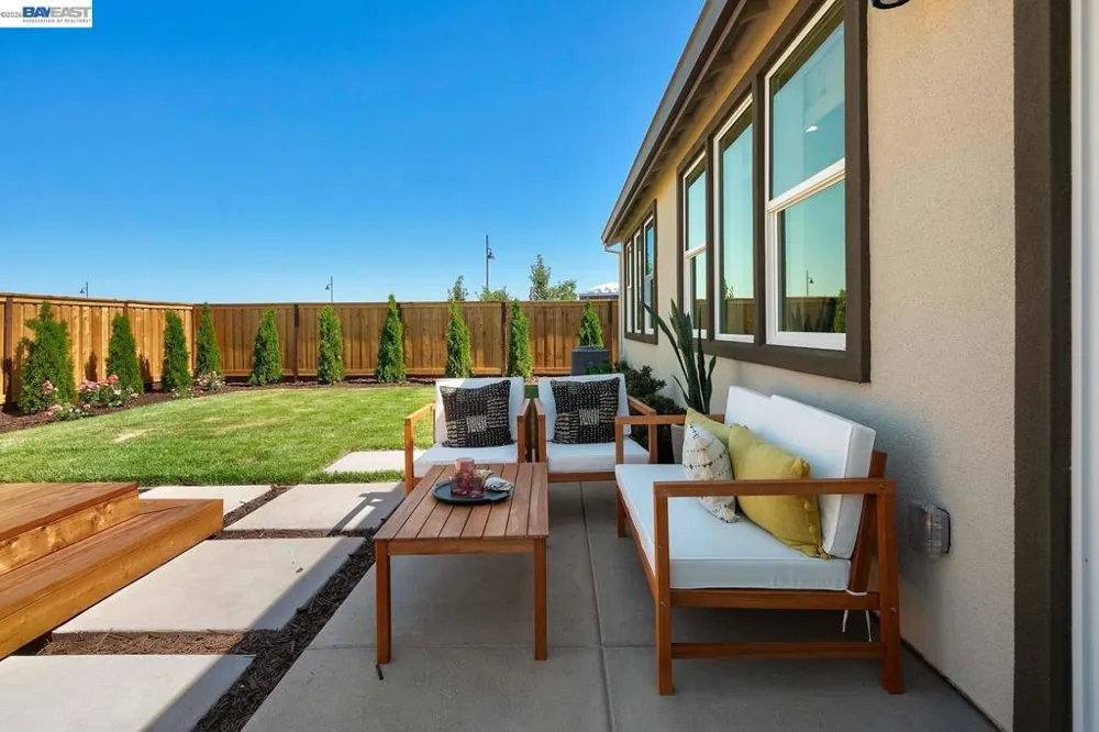 1306 Parkcrest Circle Manteca, CA 95336