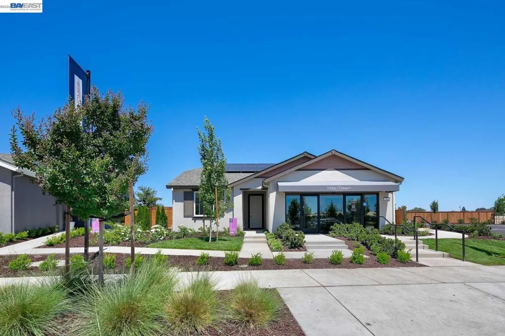 1306 Parkcrest Circle Manteca, CA 95336