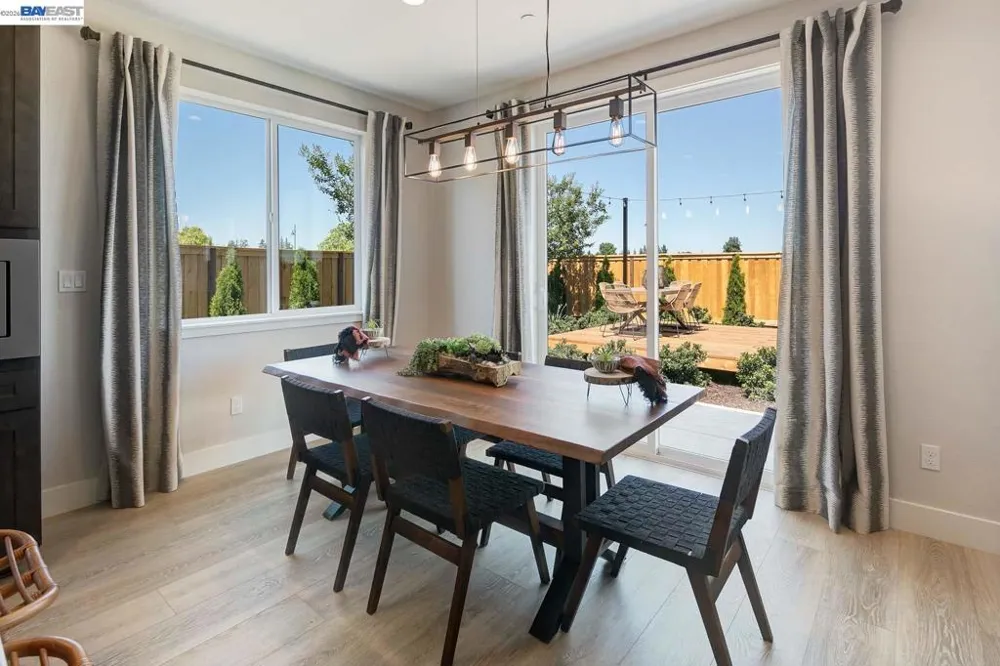 1306 Parkcrest Circle Manteca, CA 95336