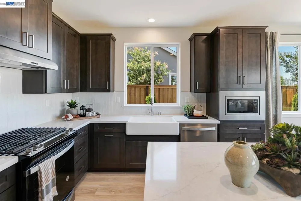 1306 Parkcrest Circle Manteca, CA 95336