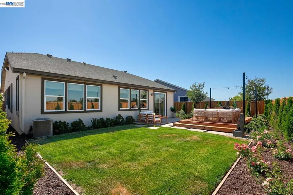1306 Parkcrest Circle Manteca, CA 95336