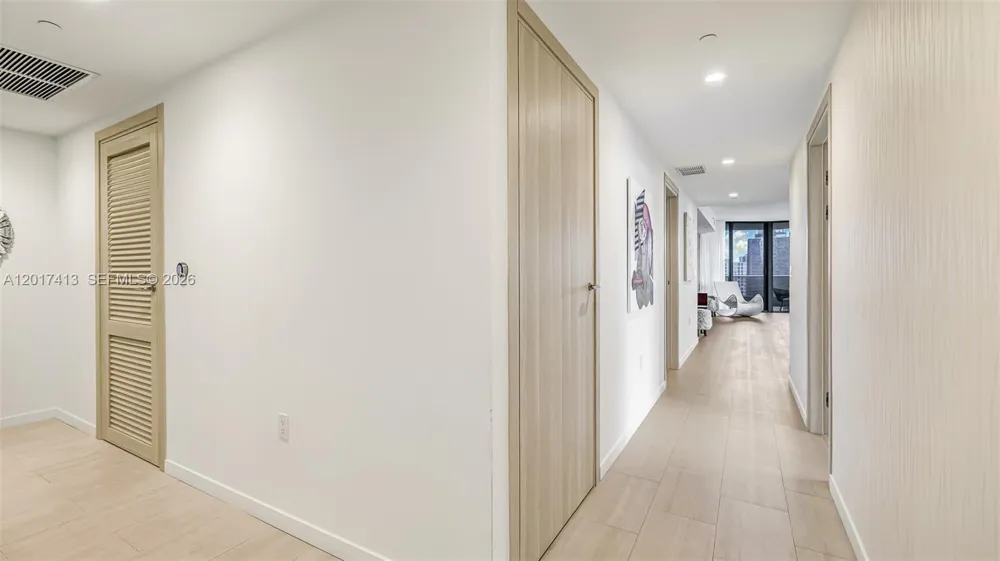 1000 Brickell Plz #3002 Miami, FL 33131
