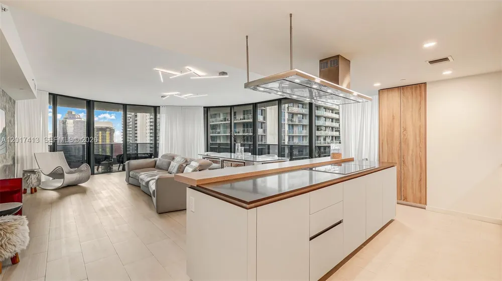 1000 Brickell Plz #3002 Miami, FL 33131