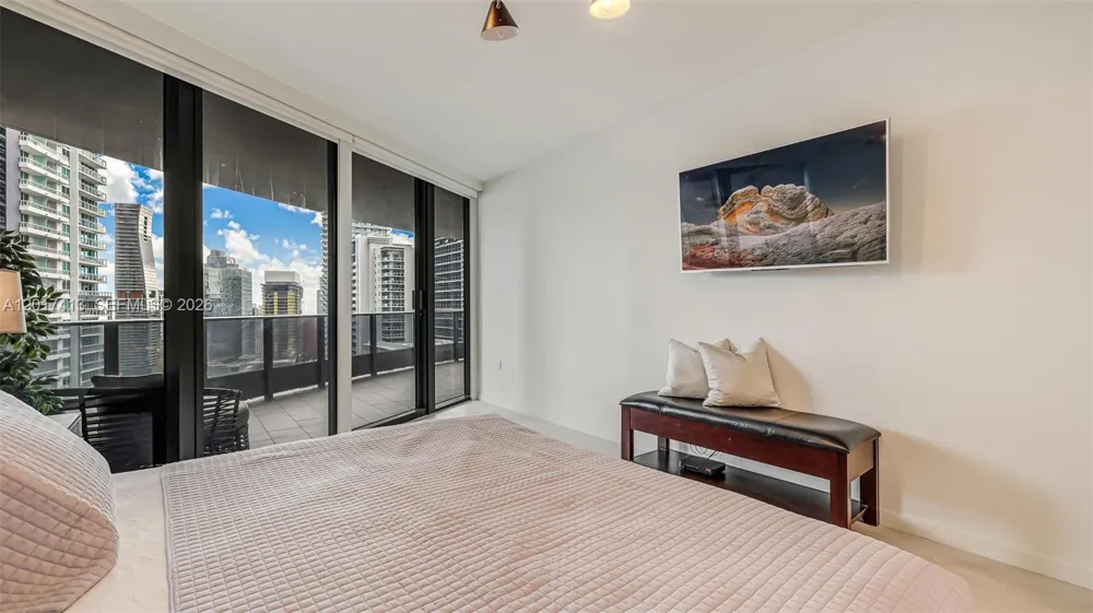 1000 Brickell Plz #3002 Miami, FL 33131