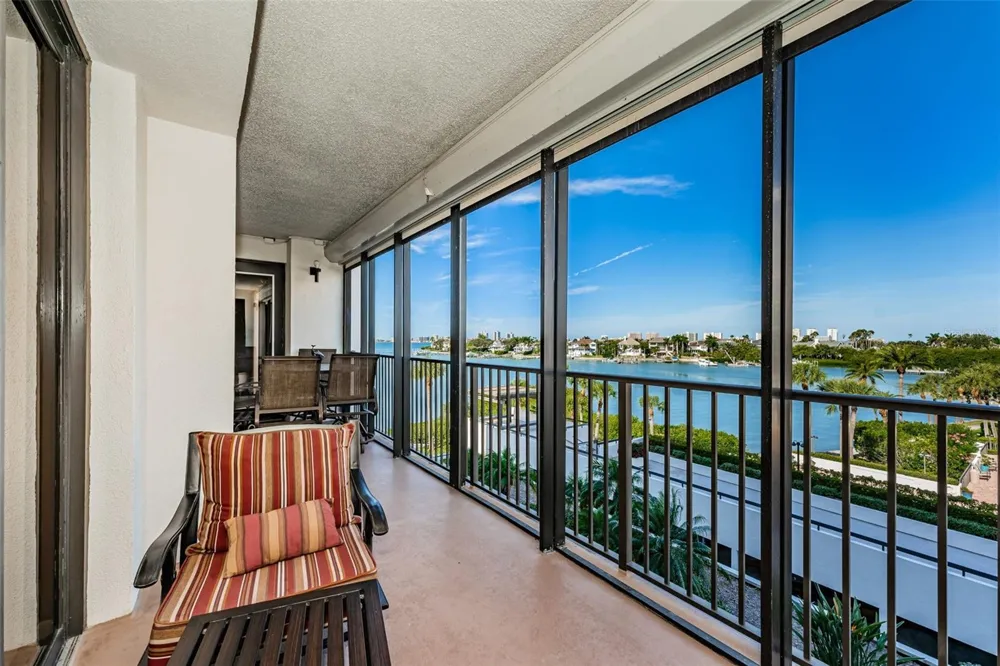 6 BELLEVIEW BOULEVARD #306 Belleair, FL 33756