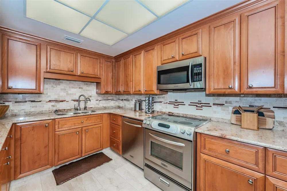 6 BELLEVIEW BOULEVARD #306 Belleair, FL 33756