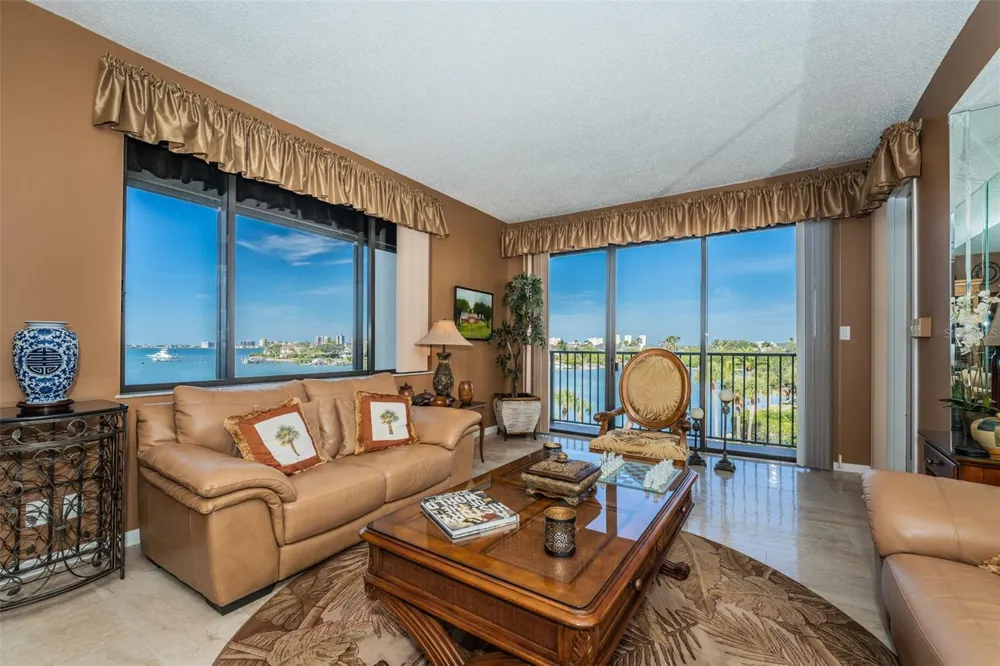 6 BELLEVIEW BOULEVARD #306 Belleair, FL 33756