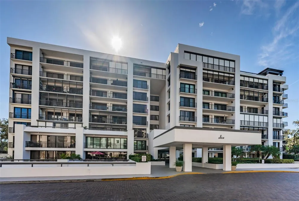 6 BELLEVIEW BOULEVARD #306 Belleair, FL 33756