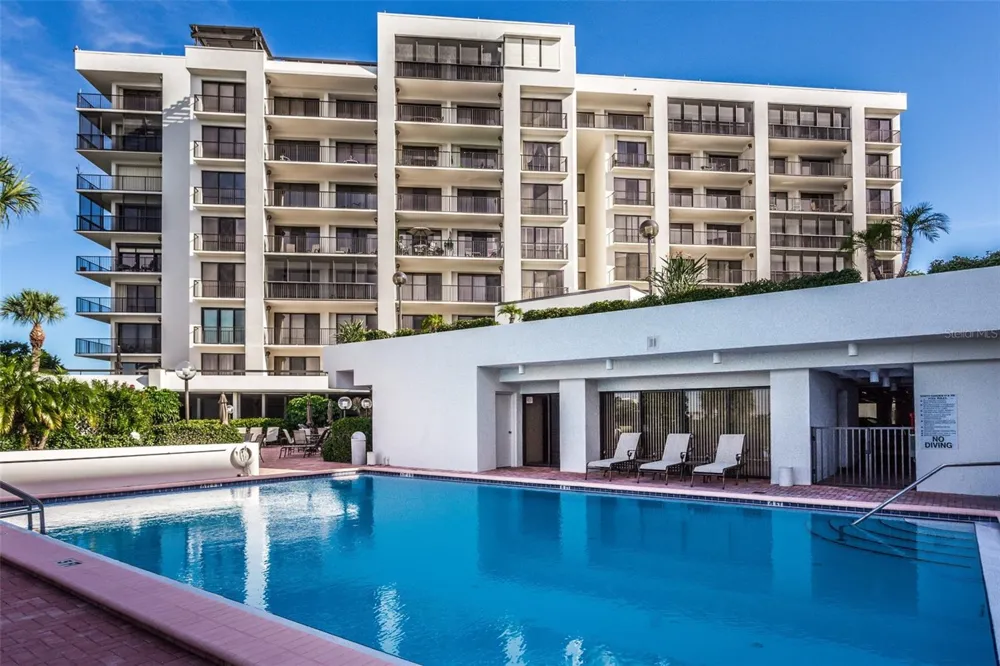 6 BELLEVIEW BOULEVARD #306 Belleair, FL 33756