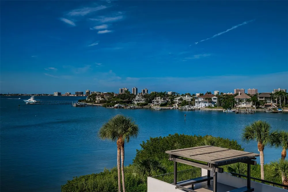 6 BELLEVIEW BOULEVARD #306 Belleair, FL 33756
