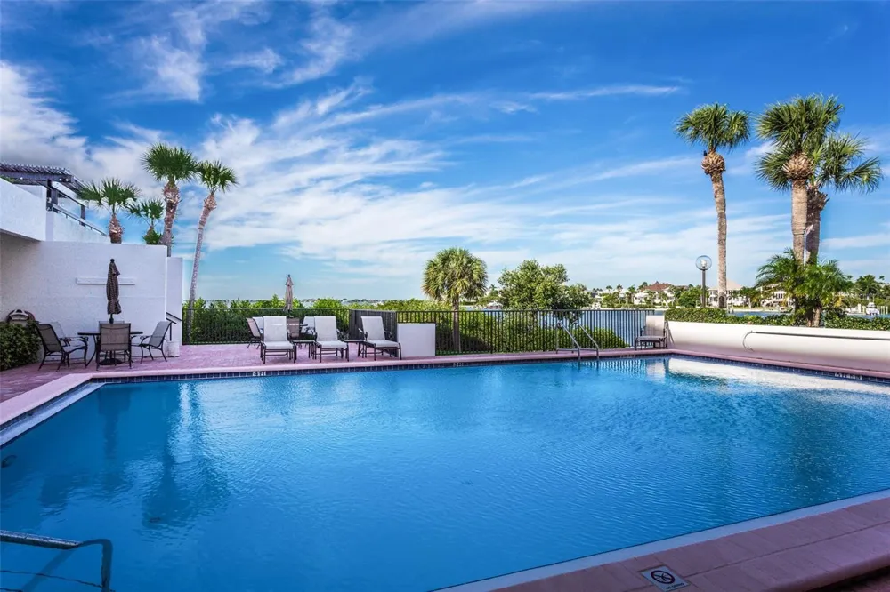 6 BELLEVIEW BOULEVARD #306 Belleair, FL 33756