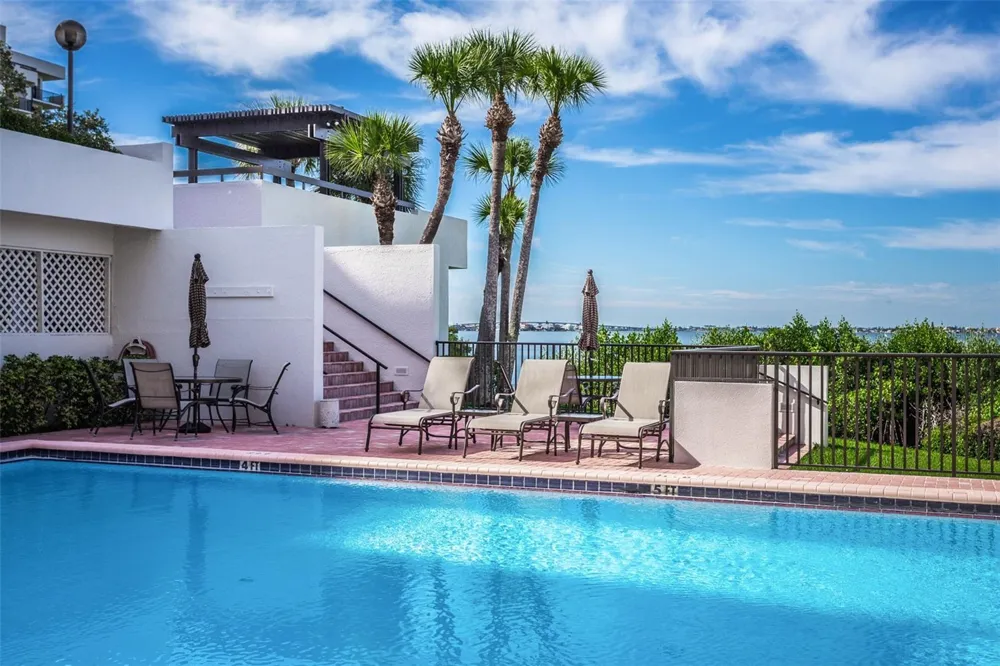 6 BELLEVIEW BOULEVARD #306 Belleair, FL 33756