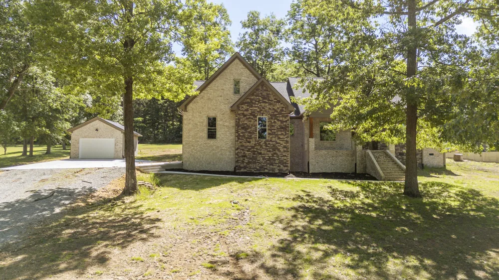 621 Bradley Ln Bath Springs, TN 38311