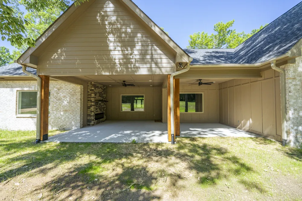 621 Bradley Ln Bath Springs, TN 38311