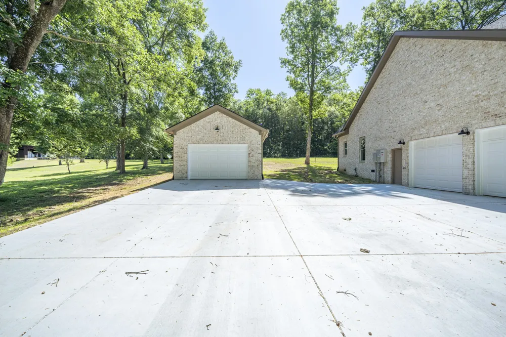 621 Bradley Ln Bath Springs, TN 38311