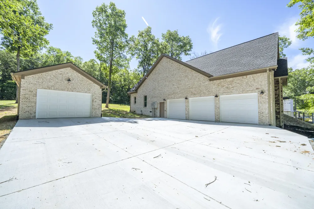 621 Bradley Ln Bath Springs, TN 38311