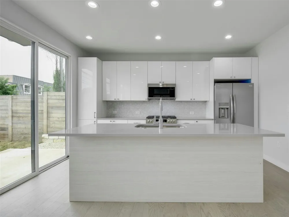 313 Blackson Avenue #B Austin, TX 78752