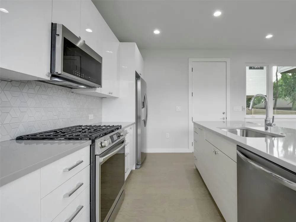 313 Blackson Avenue #B Austin, TX 78752
