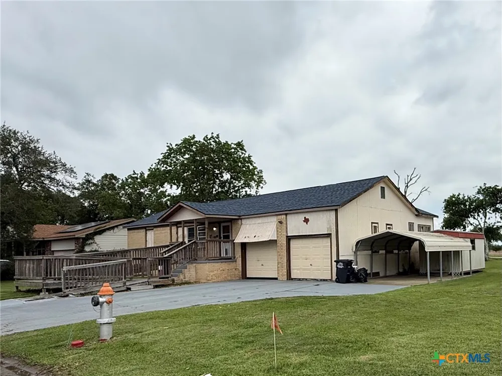 105 Sanders Street Palacios, TX 77465