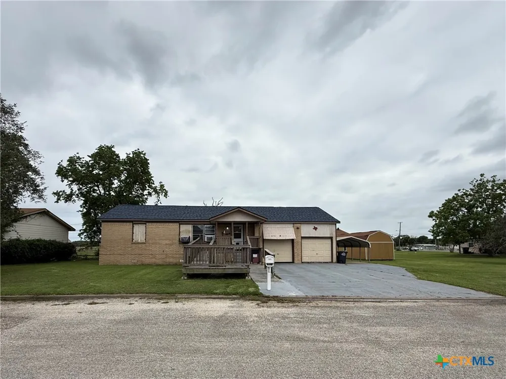 105 Sanders Street Palacios, TX 77465
