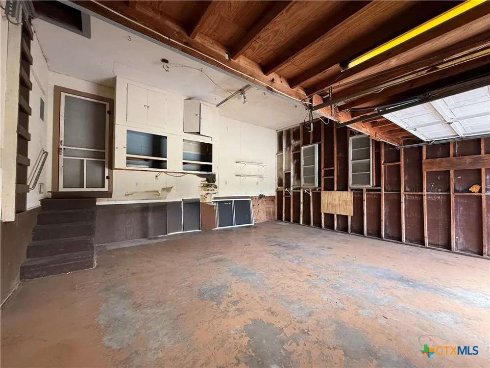 105 Sanders Street Palacios, TX 77465