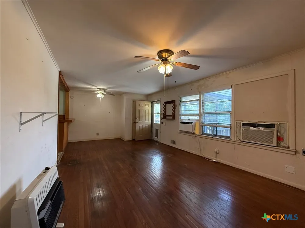 105 Sanders Street Palacios, TX 77465