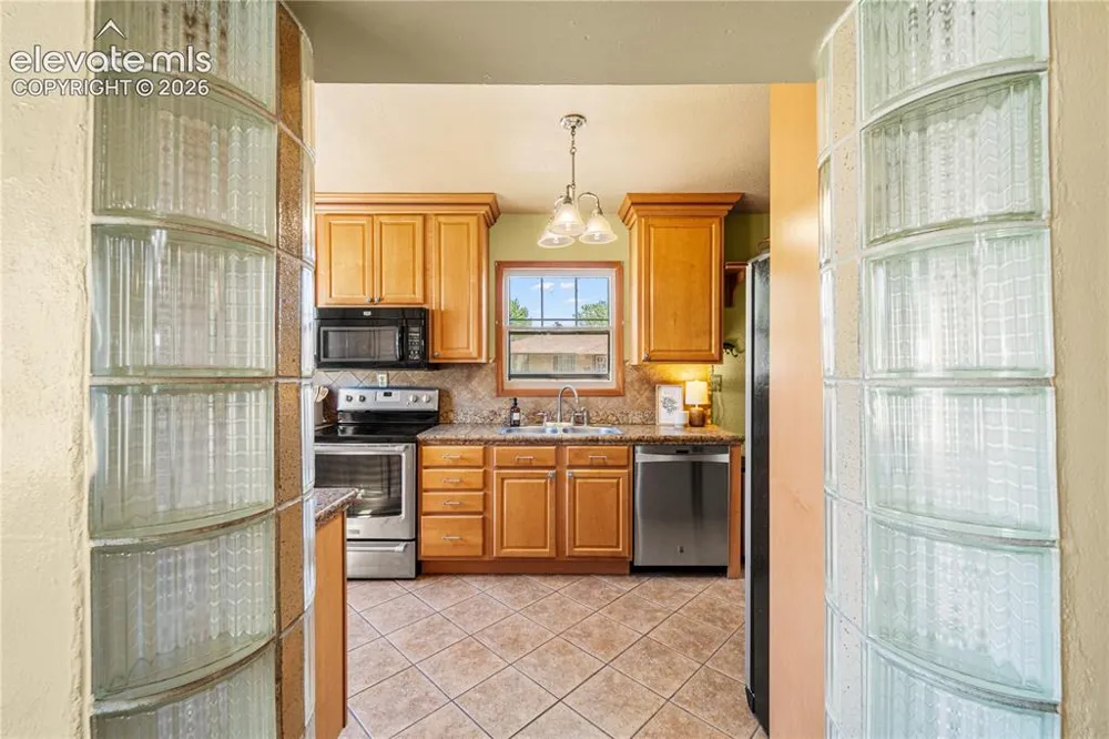 27 Dunsmere Avenue Pueblo, CO 81004