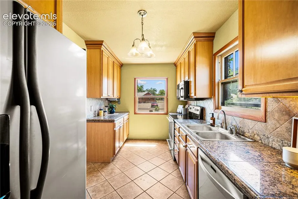 27 Dunsmere Avenue Pueblo, CO 81004