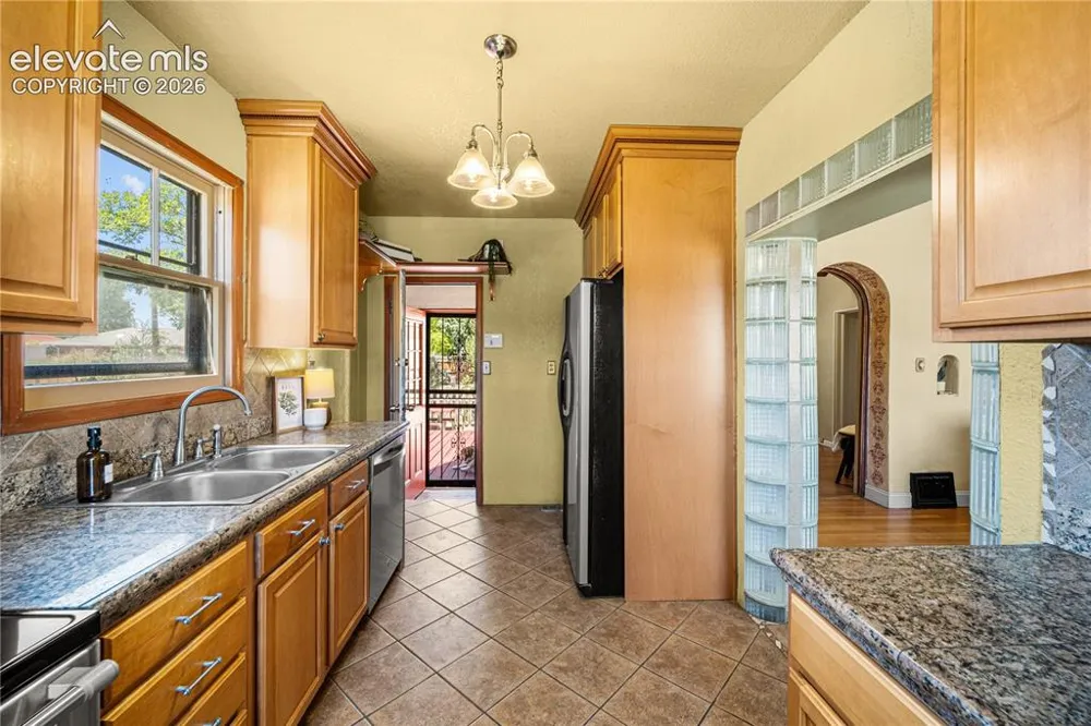 27 Dunsmere Avenue Pueblo, CO 81004