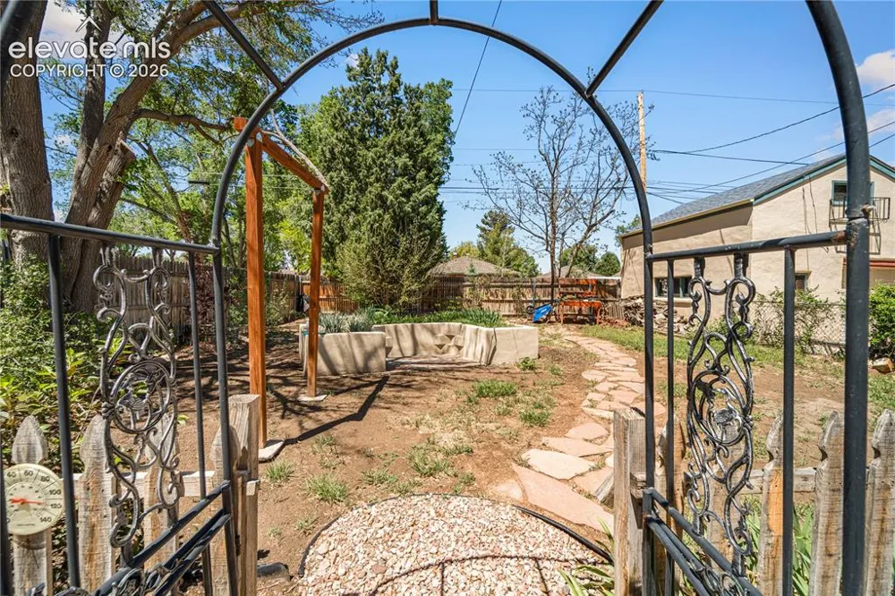 27 Dunsmere Avenue Pueblo, CO 81004