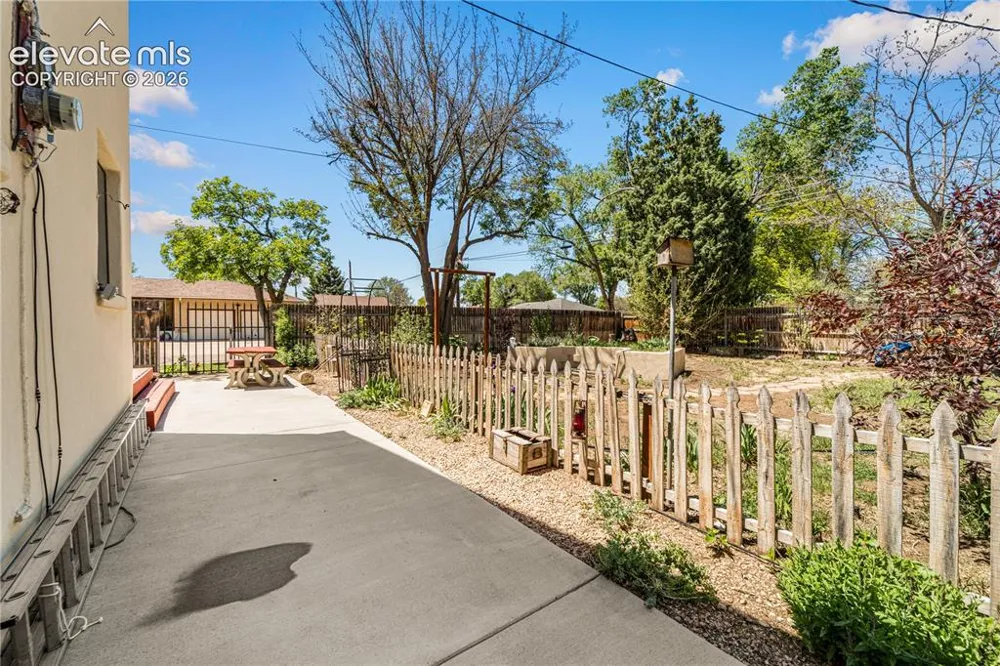 27 Dunsmere Avenue Pueblo, CO 81004