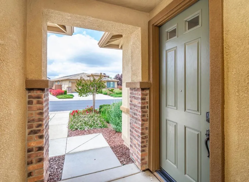 9269 Red Thistle Court Sacramento, CA 95829