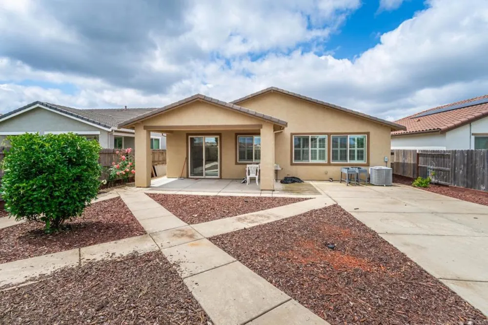 9269 Red Thistle Court Sacramento, CA 95829