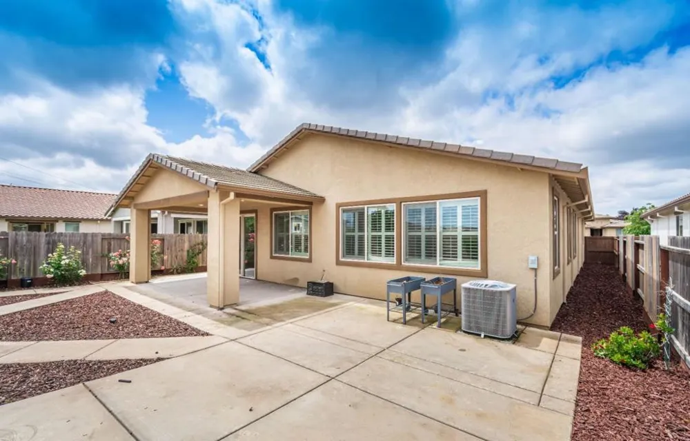 9269 Red Thistle Court Sacramento, CA 95829