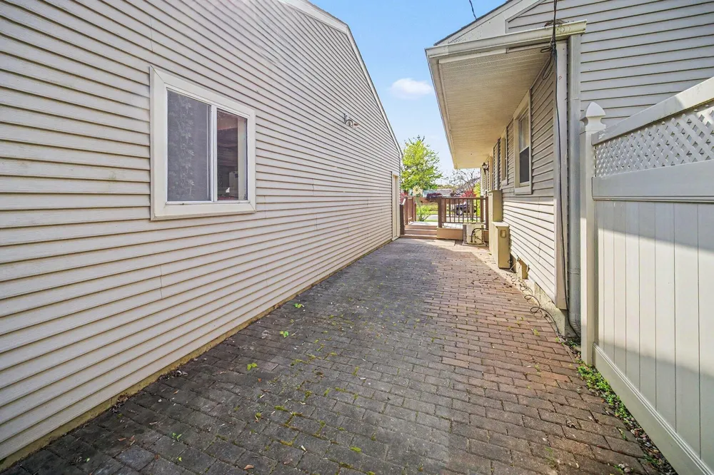 457 Everett Street Milan, MI 48160