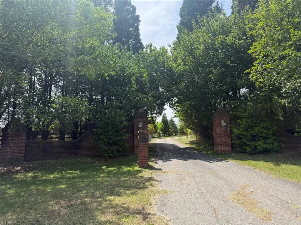 11538 Nc Highway 87 Eden, NC 27288