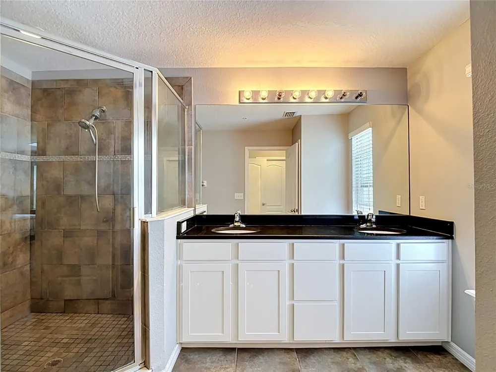 8615 ANDALUCIA FIELD DRIVE Tampa, FL 33637