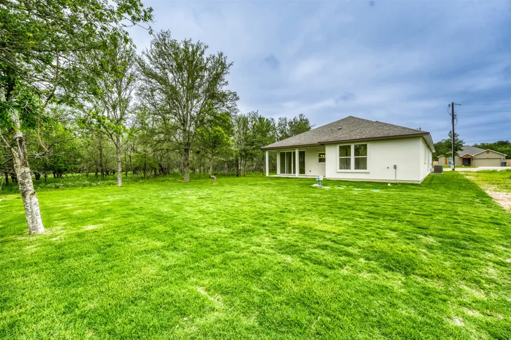 137 E Pauwela Lane Bastrop, TX 78602