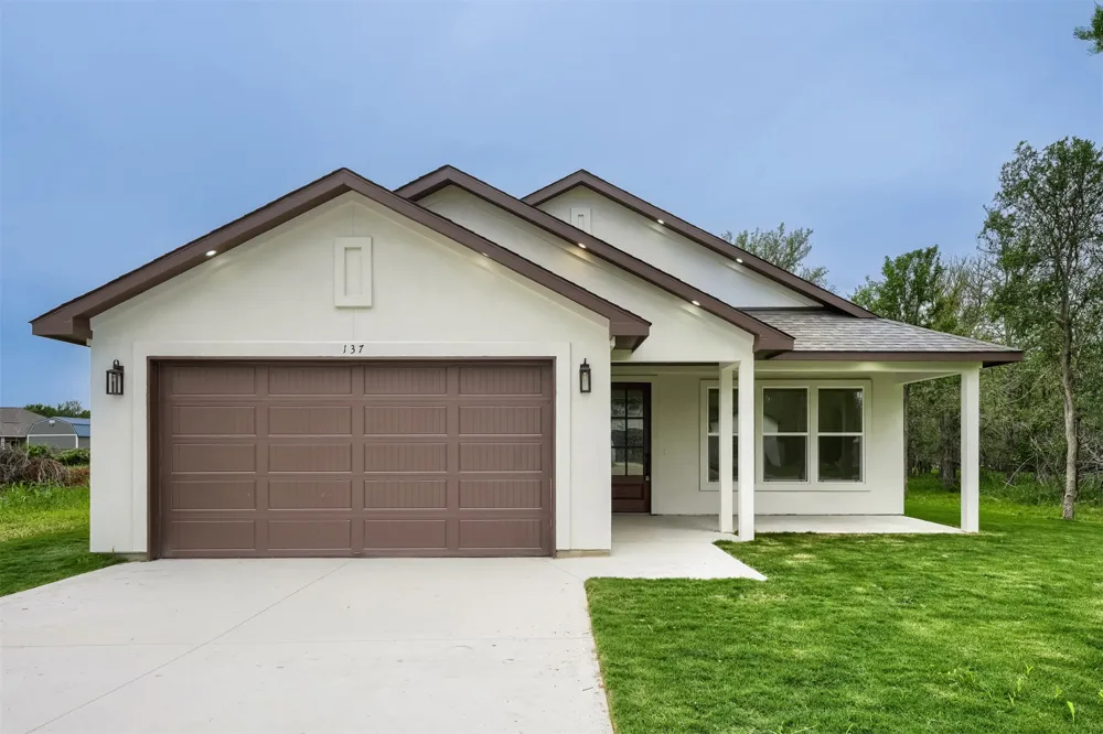 137 E Pauwela Lane Bastrop, TX 78602