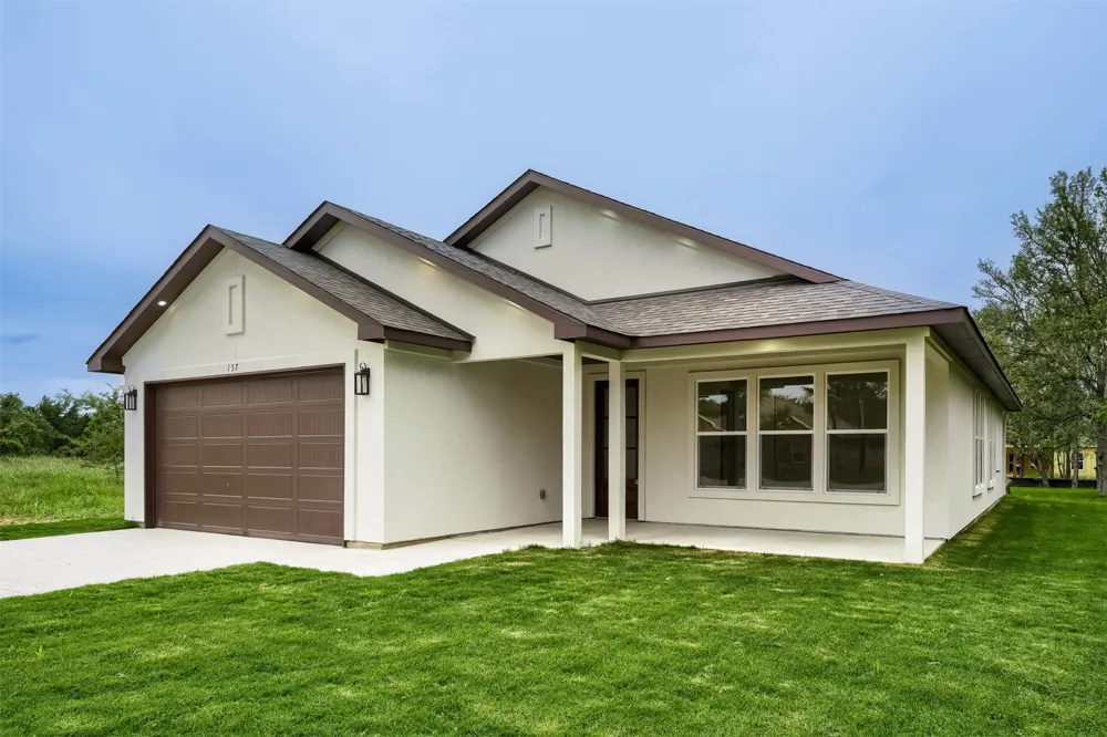 137 E Pauwela Lane Bastrop, TX 78602