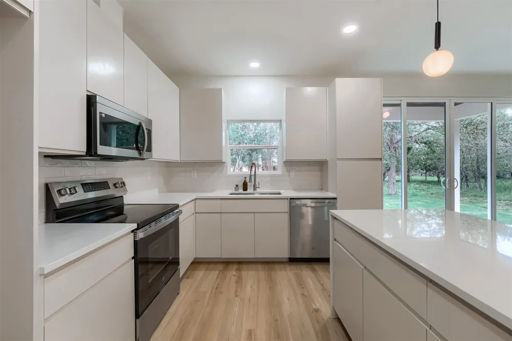 137 E Pauwela Lane Bastrop, TX 78602