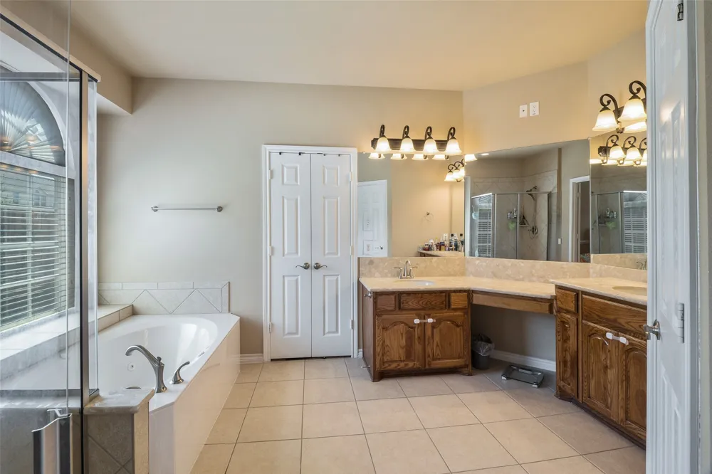 534 Windward Drive Murphy, TX 75094