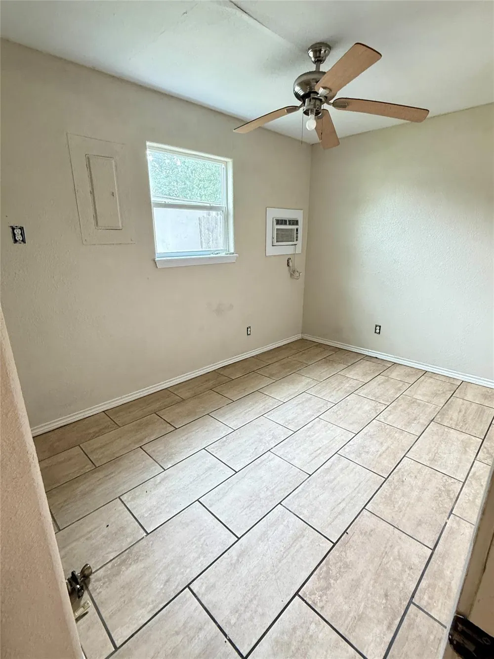 17433 Cr-945 Brazoria, TX 77422