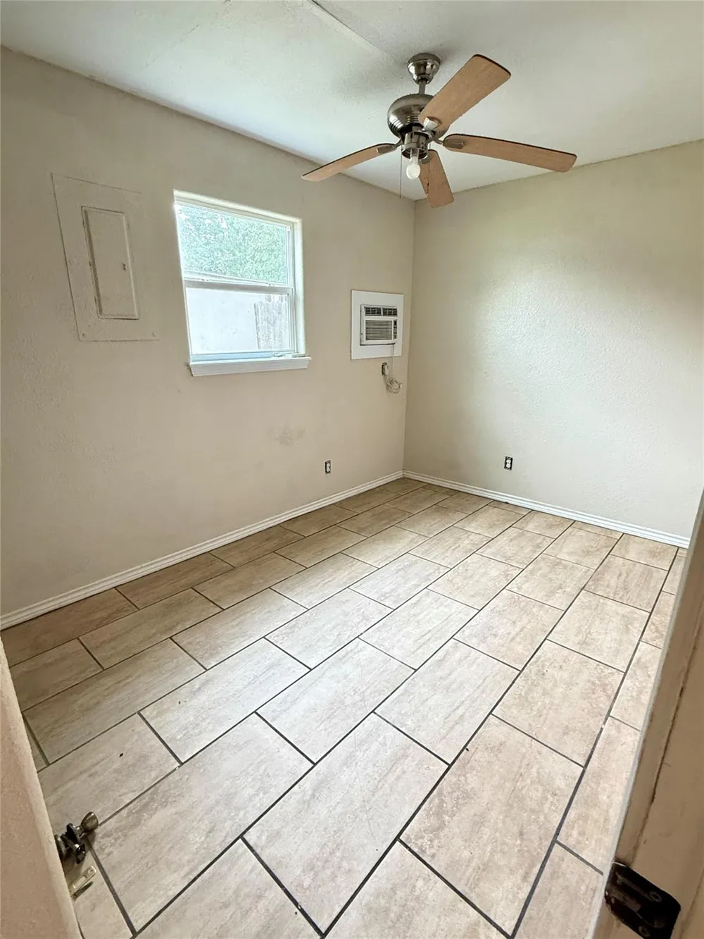 17433 Cr-945 Brazoria, TX 77422