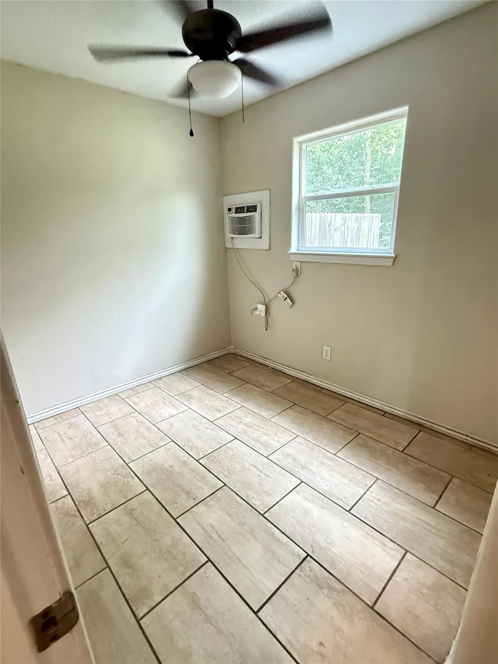 17433 Cr-945 Brazoria, TX 77422