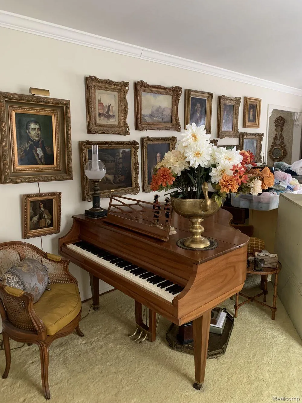 491 Colonial Road Grosse Pointe Woods City, MI 48236